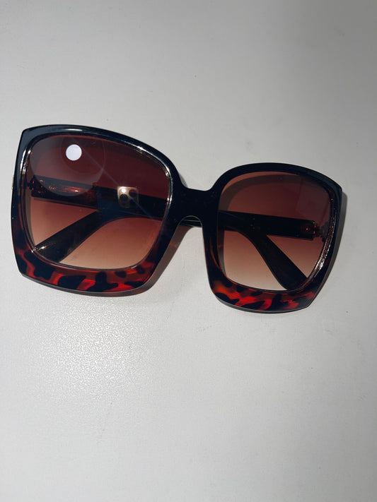 Oversized Tortoises Designed Framed Sunglasses