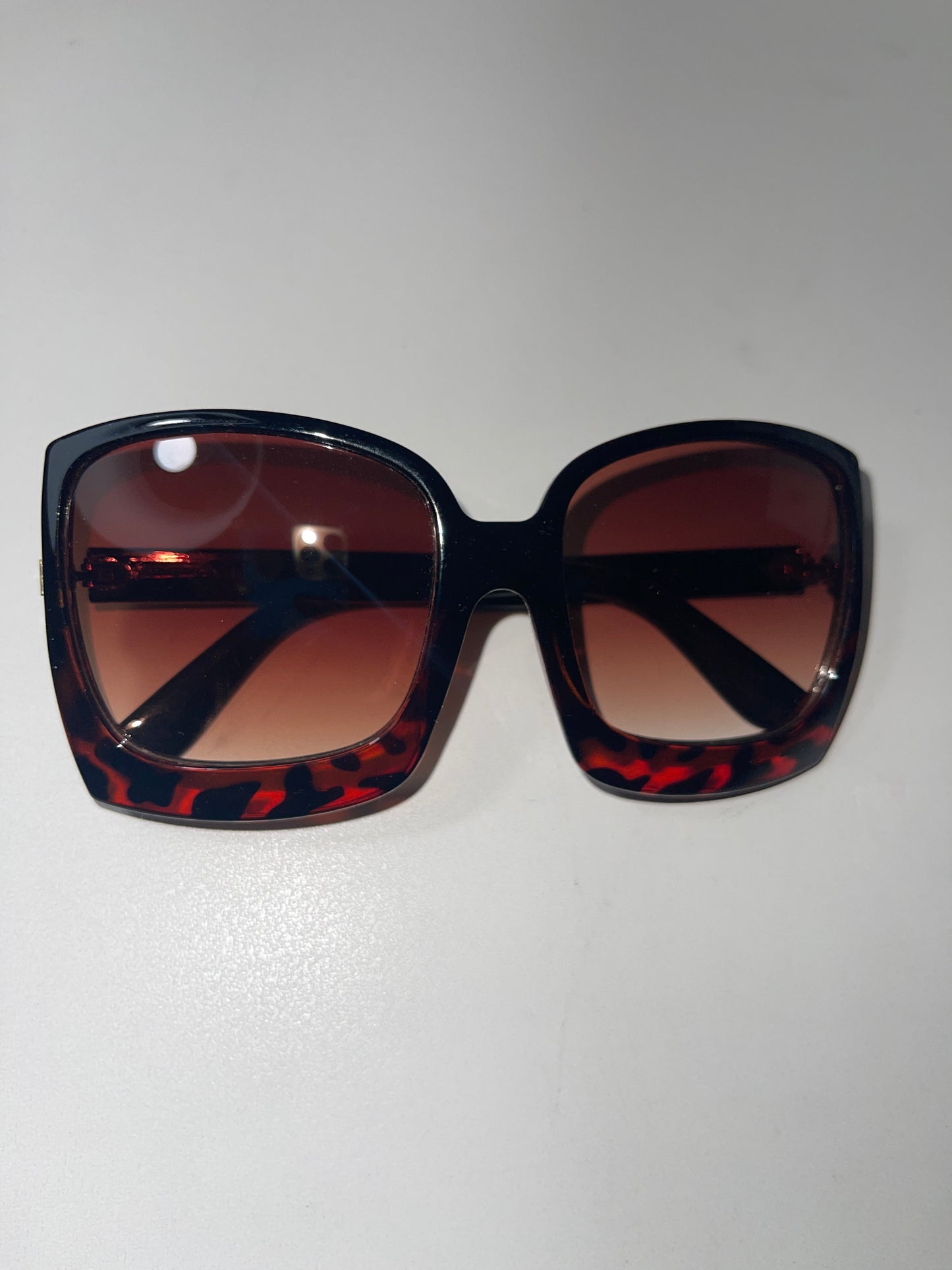 Oversized Tortoises Designed Framed Sunglasses